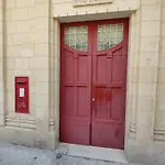 Modern 6 Sliema