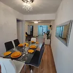 Modern 6 Apartment *