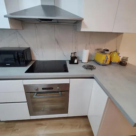 Apartman Modern 6 *